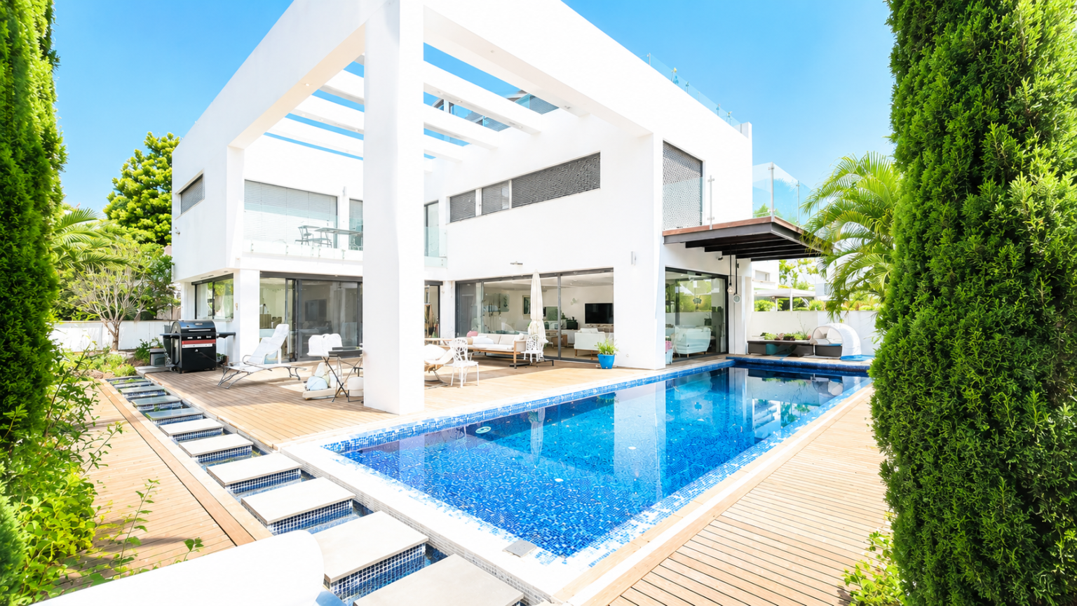 Raanana | Haprachim | modern villa | On green space