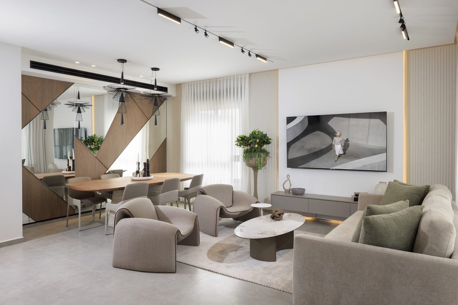 Mini penthouse in Ir Yamim, Netanya - living room, model apartment