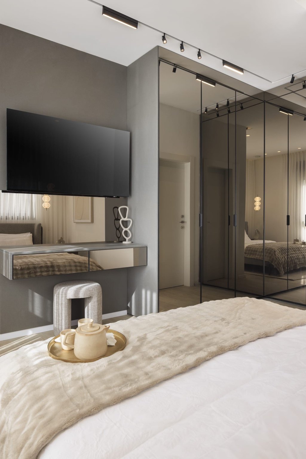 Mini penthouse in Ir Yamim, Netanya - bedroom, model apartment