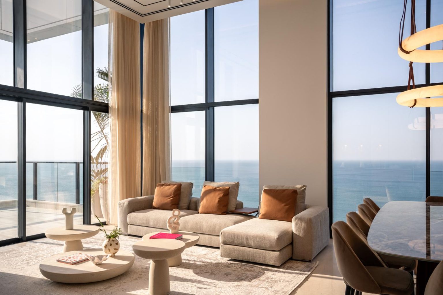 Duplex penthouse in North Netanya - double-height living room with sea view