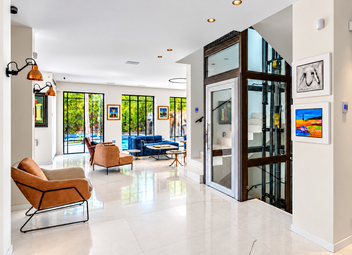 CASA D’ARTE - living room with the glass elevator and the pool