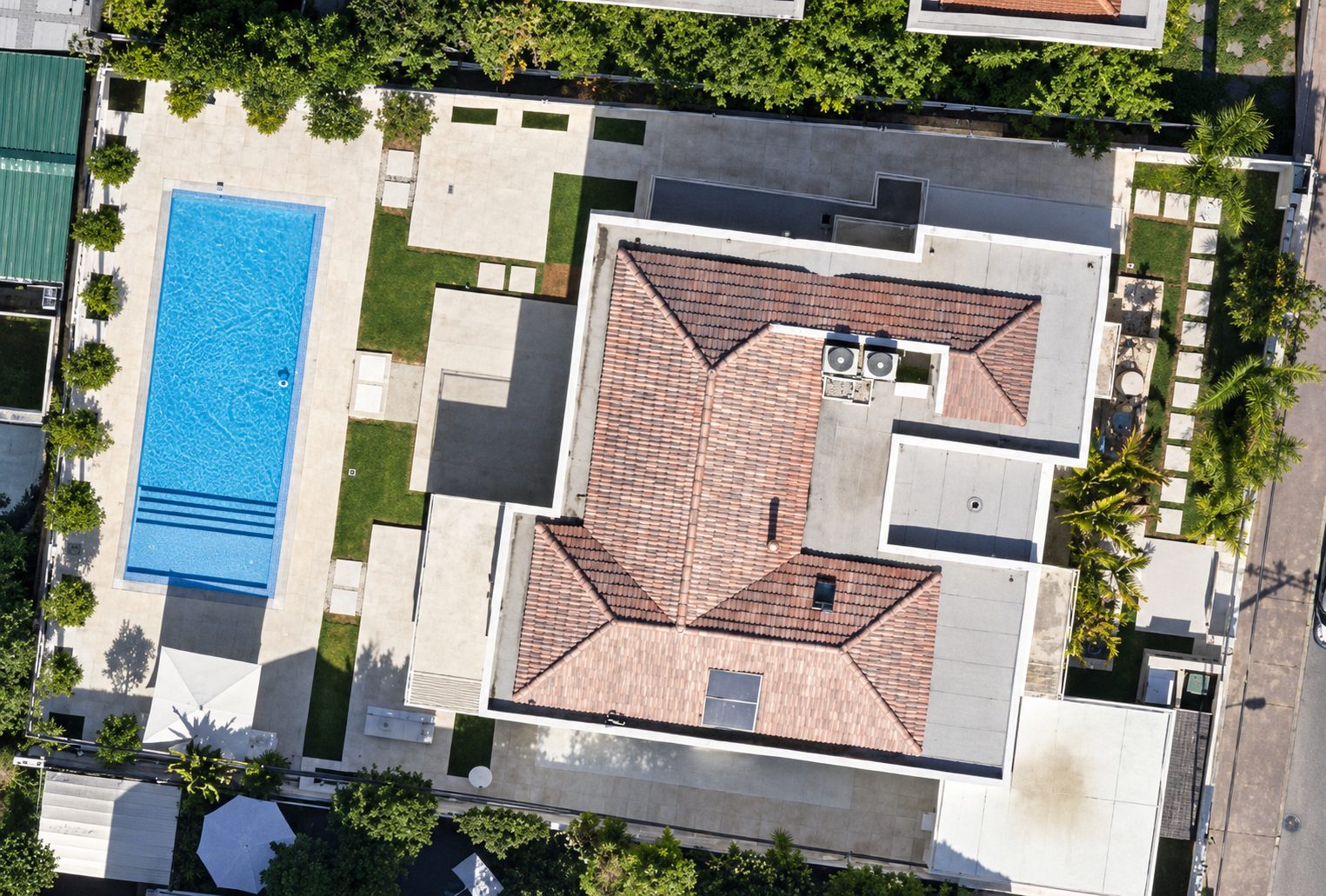Private house in Rom 2000, West Raanana - aerial view of the house and pool